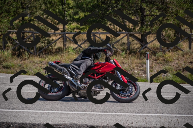 20250906121201-_5001932_am_