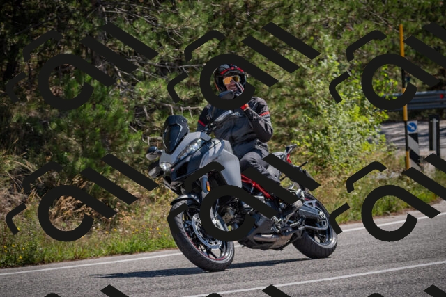 20250906121552-_5001953_am_