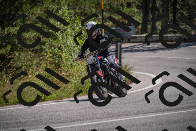 20250906121556-_5001957_am_