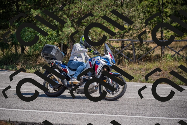 20250906121702-_5001967_am_