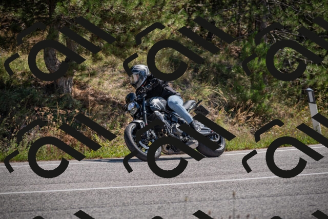 20250906122059-_5002002_am_