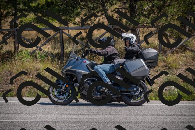 20250906122218-_5002032_am_