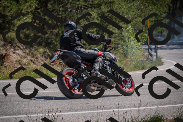 20250906122302-_5002049_am_