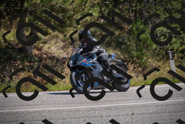 20250906122325-_5002056_am_