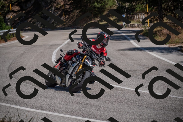 20250906122716-_5002086_am_