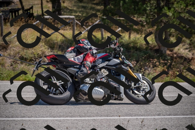 20250906122717-_5002088_am_