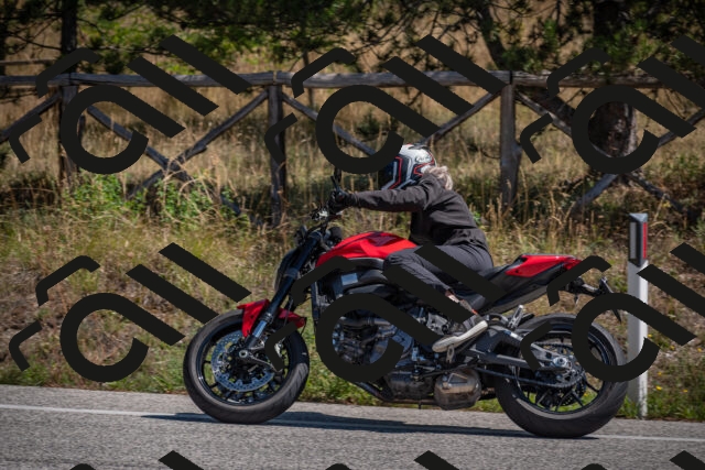 20250906123718-_5002198_am_