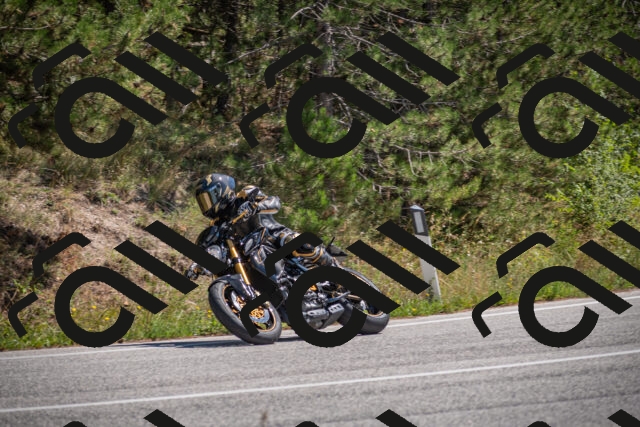 20250906123937-_5002216_am_