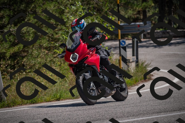 20250906124315-_5002285_am_