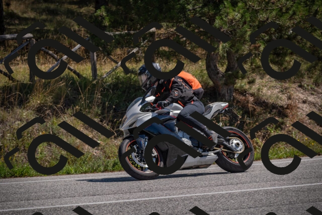 20250906124327-_5002297_am_