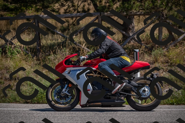 20250906124341-_5002310_am_