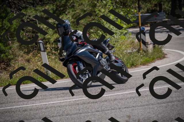 20250906124719-_5002332_am_