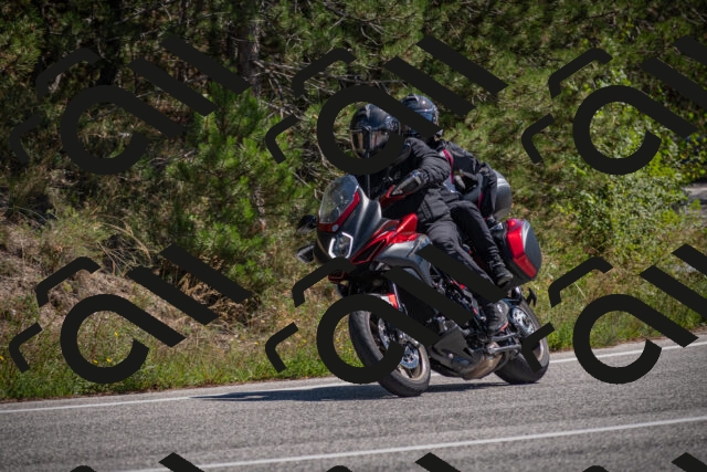 20250906124922-_5002371_am_