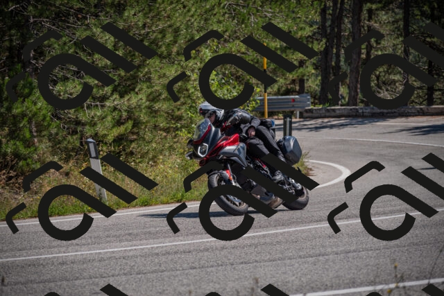 20250906125209-_5002394_am_