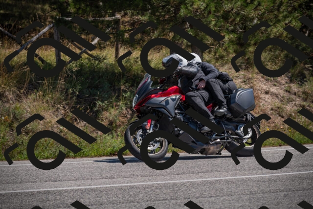 20250906125210-_5002396_am_