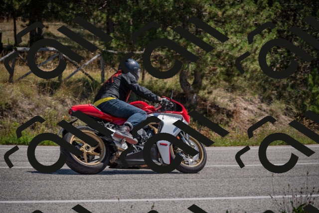 20250906125247-_5002410_am_