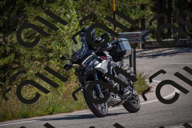 20250906125521-_5002457_am_