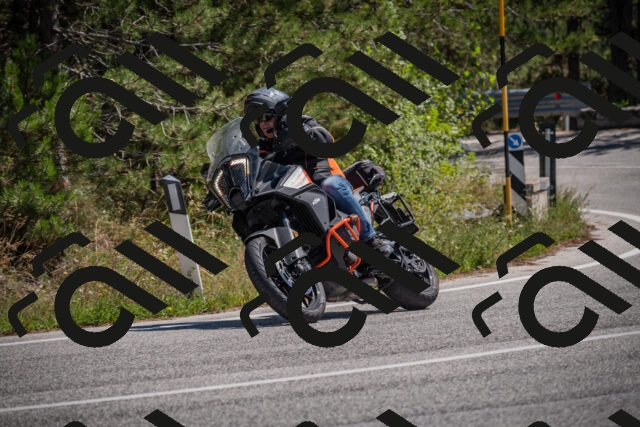 20250906125613-_5002465_am_