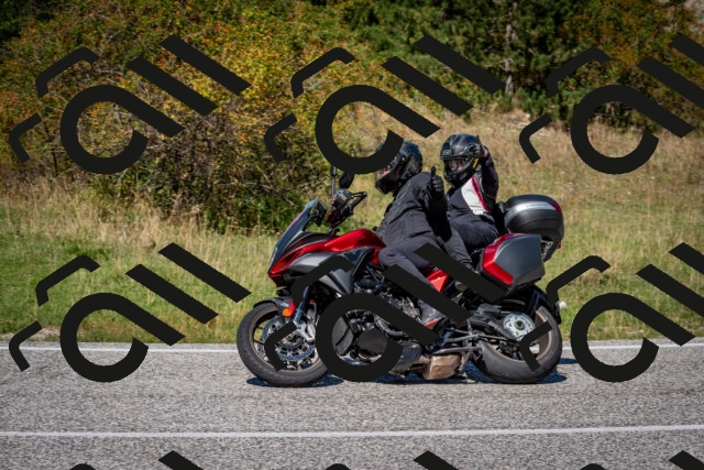 202509061252-DSC_1800_c2