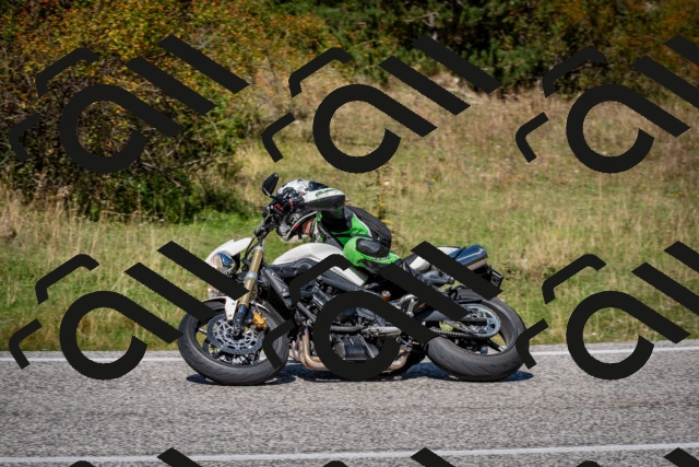 202509061253-DSC_1812_c2