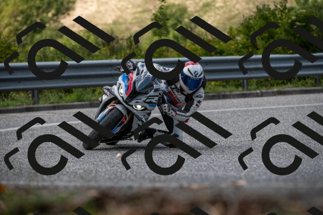 202509061419-M22_9399_m1_