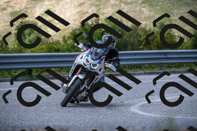 202509061419-M22_9412_m1_