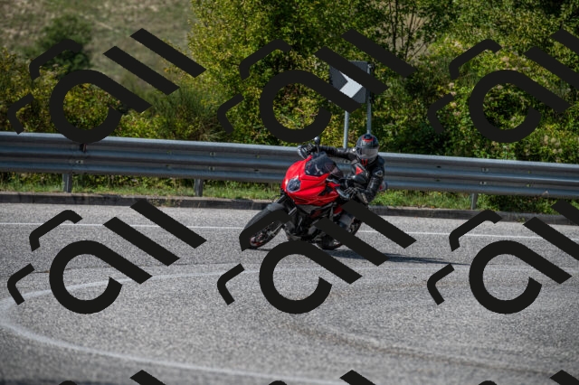 202509061429-M22_9422_m1_