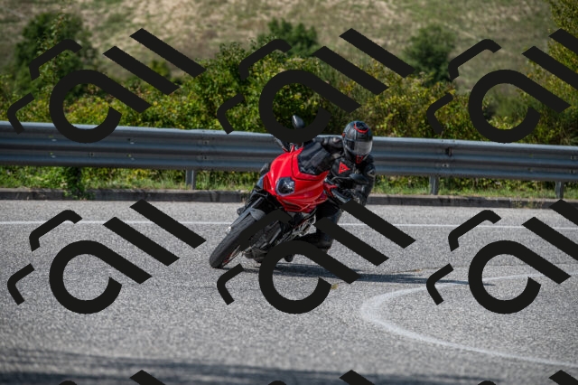 202509061429-M22_9425_m1_