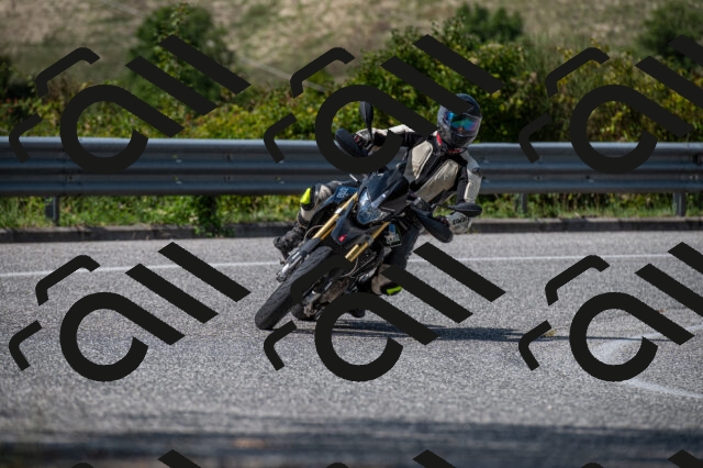 202509061429-M22_9429_m1_