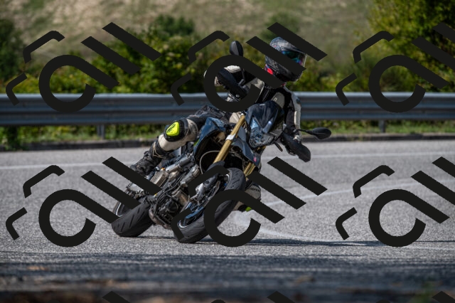 202509061429-M22_9430_m1_