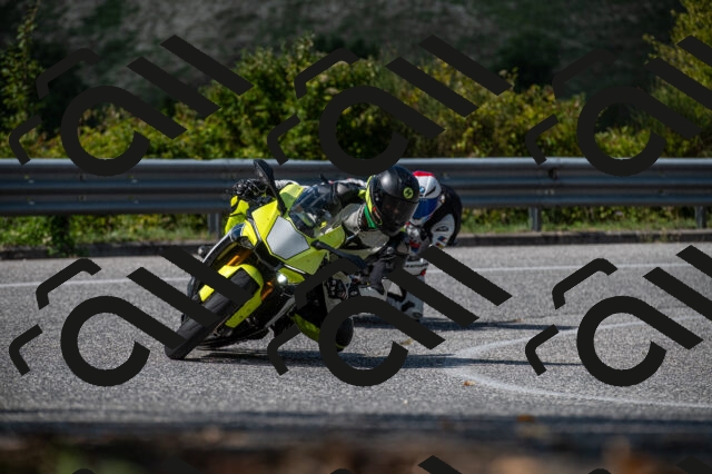 202509061433-M22_9444_m1_