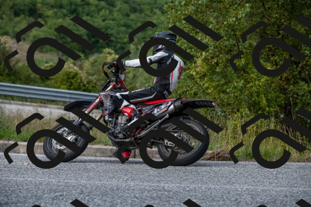 202509061439-M22_9466_m1_