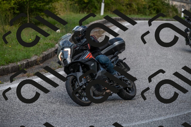 202509061442-M22_9470_m1_