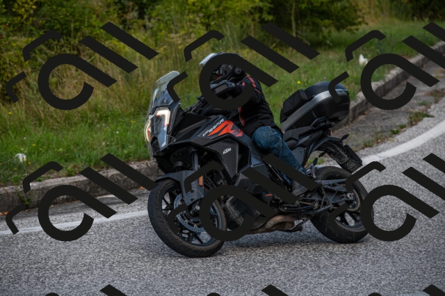 202509061442-M22_9471_m1_