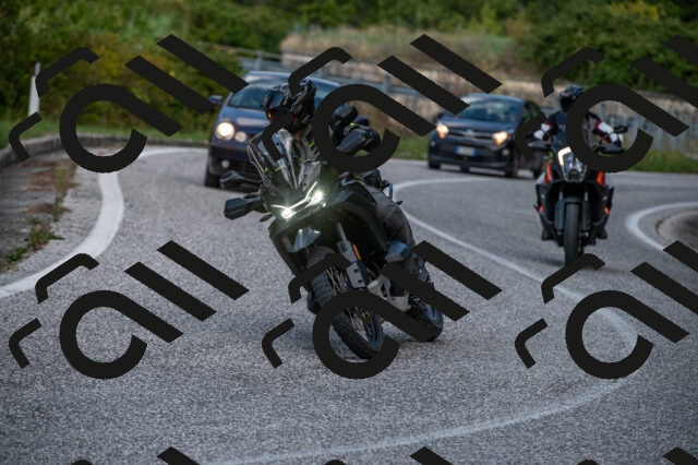 202509061444-M22_9476_m1_