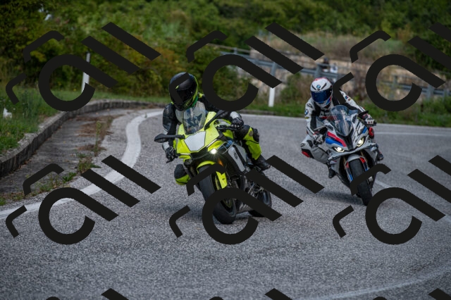 202509061445-M22_9483_m1_