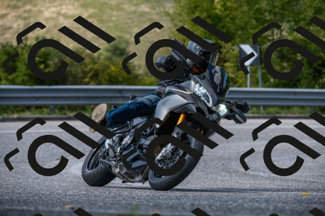 202509061458-M22_9509_m1_