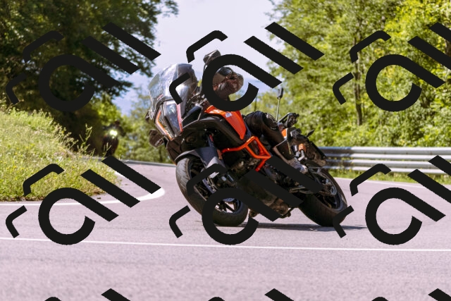 202509061143-_DSC8576_d1_