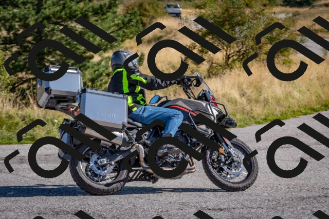 202509061007-DSC_8313_c4_