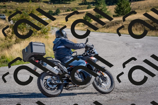 202509061007-DSC_8325_c4_