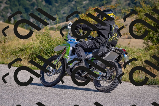 202509061036-DSC_8397_c4_