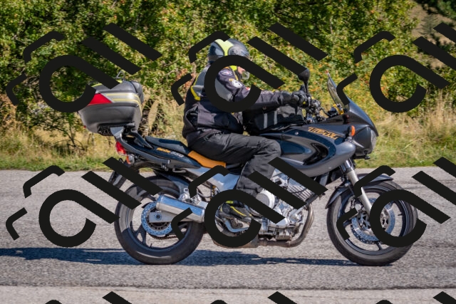 202509061042-DSC_8427_c4_