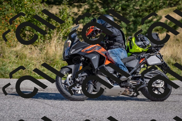 202509061055-DSC_8453_c4_