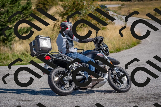 202509061105-DSC_8498_c4_