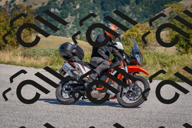 202509061107-DSC_8512_c4_