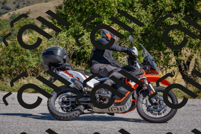 202509061107-DSC_8513_c4_