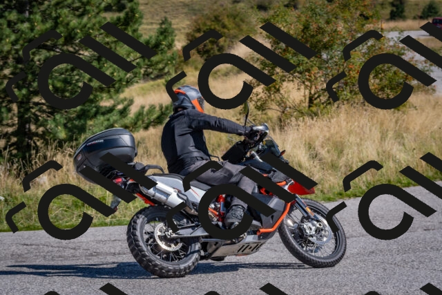 202509061107-DSC_8514_c4_