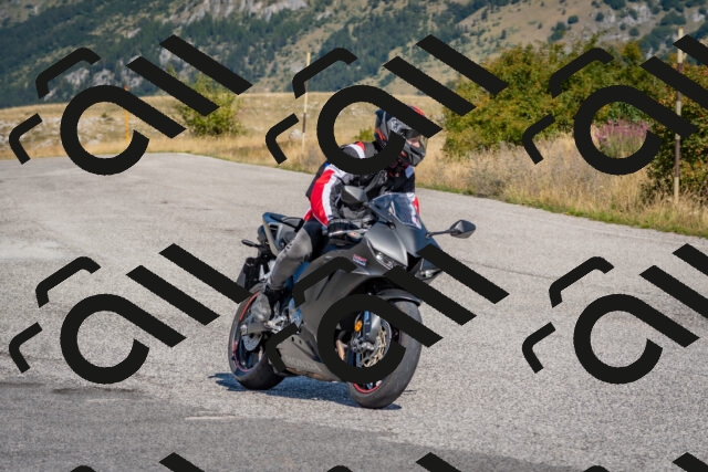 202509061114-DSC_8546_c4_