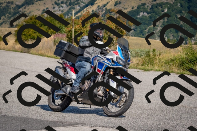 202509061116-DSC_8560_c4_