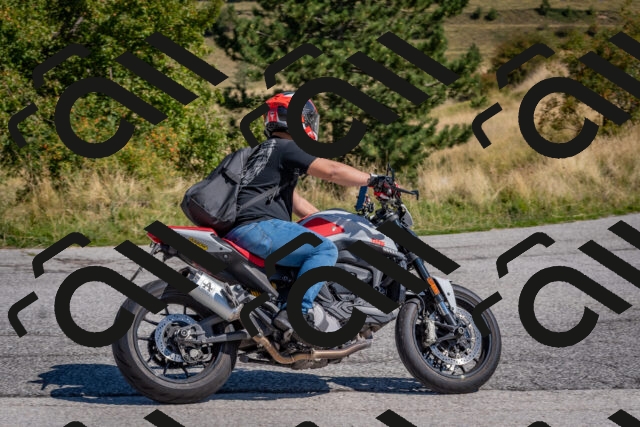 202509061126-DSC_8633_c4_